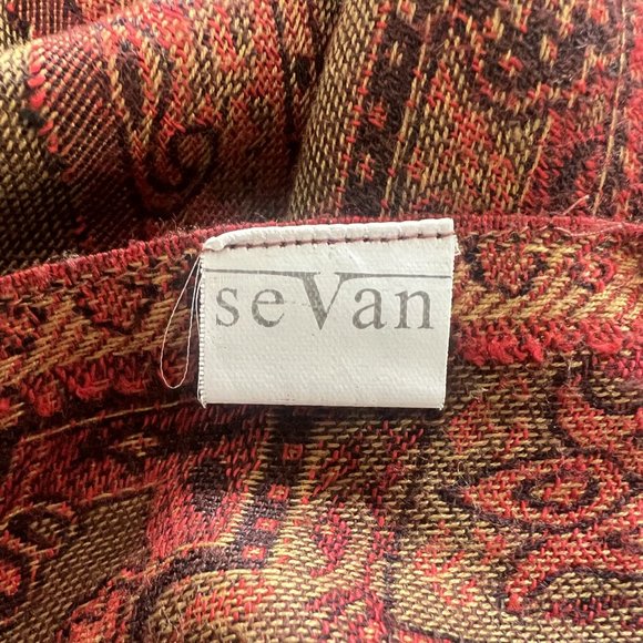 Sevan Brand Women's Scarf! - Picture 4 of 7